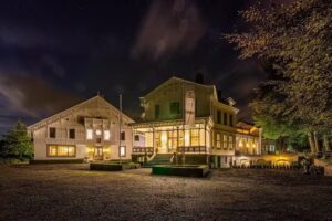 Brigitte Tops Creative Photography