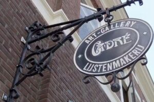 Cadr&eacute; Lijstenmakerij en Art-Gallery