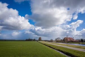 De Veenhoop, Kanaaldijk