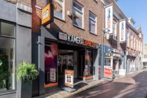 Kamera Express Goes Superstore