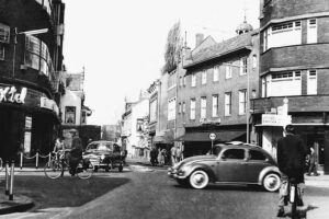 Studioposes PASFOTO, RDW fotograaf , fotoservice, canvas, tegenover Happy Italy